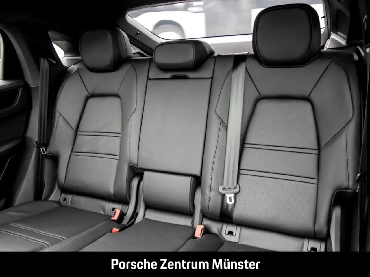 Porsche Cayenne E-Hybrid Coupe Black Edition InnoDrive 16