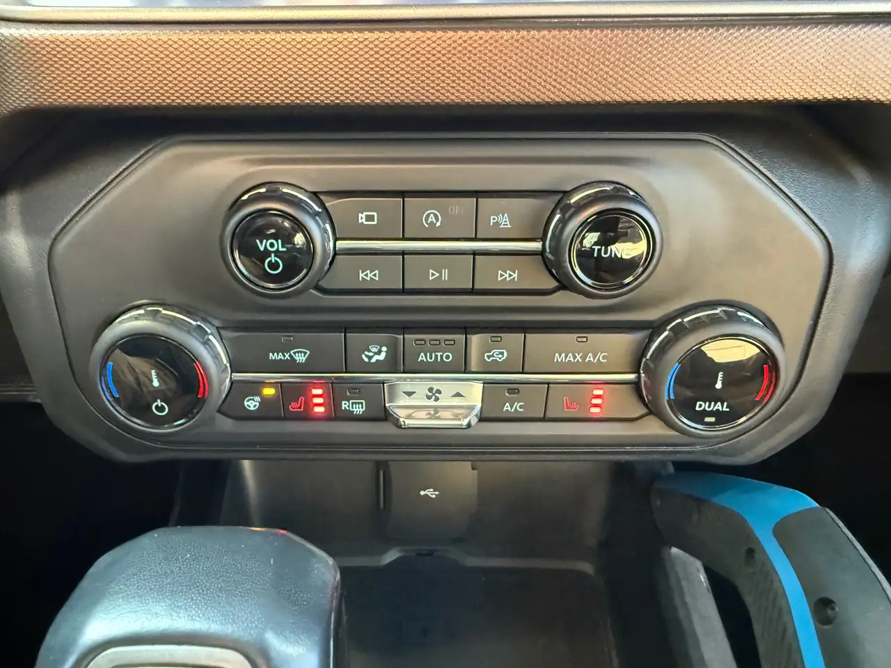 Ford Bronco снимка Ford Bronco