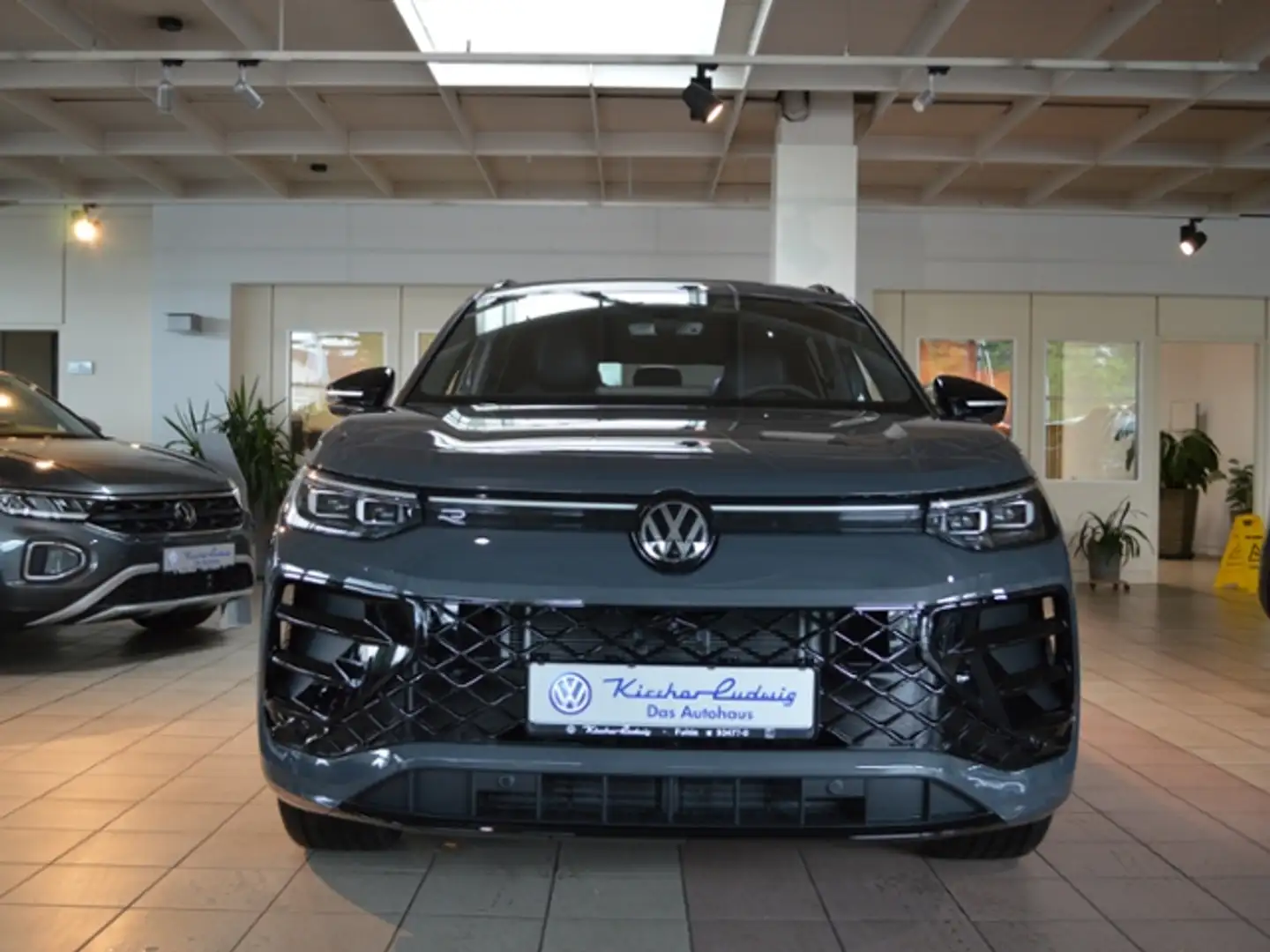 Volkswagen Tayron 2.0 TDI DSG R-Line 4M. LEDER AHK PANO 7 SITZE Grigio - 2