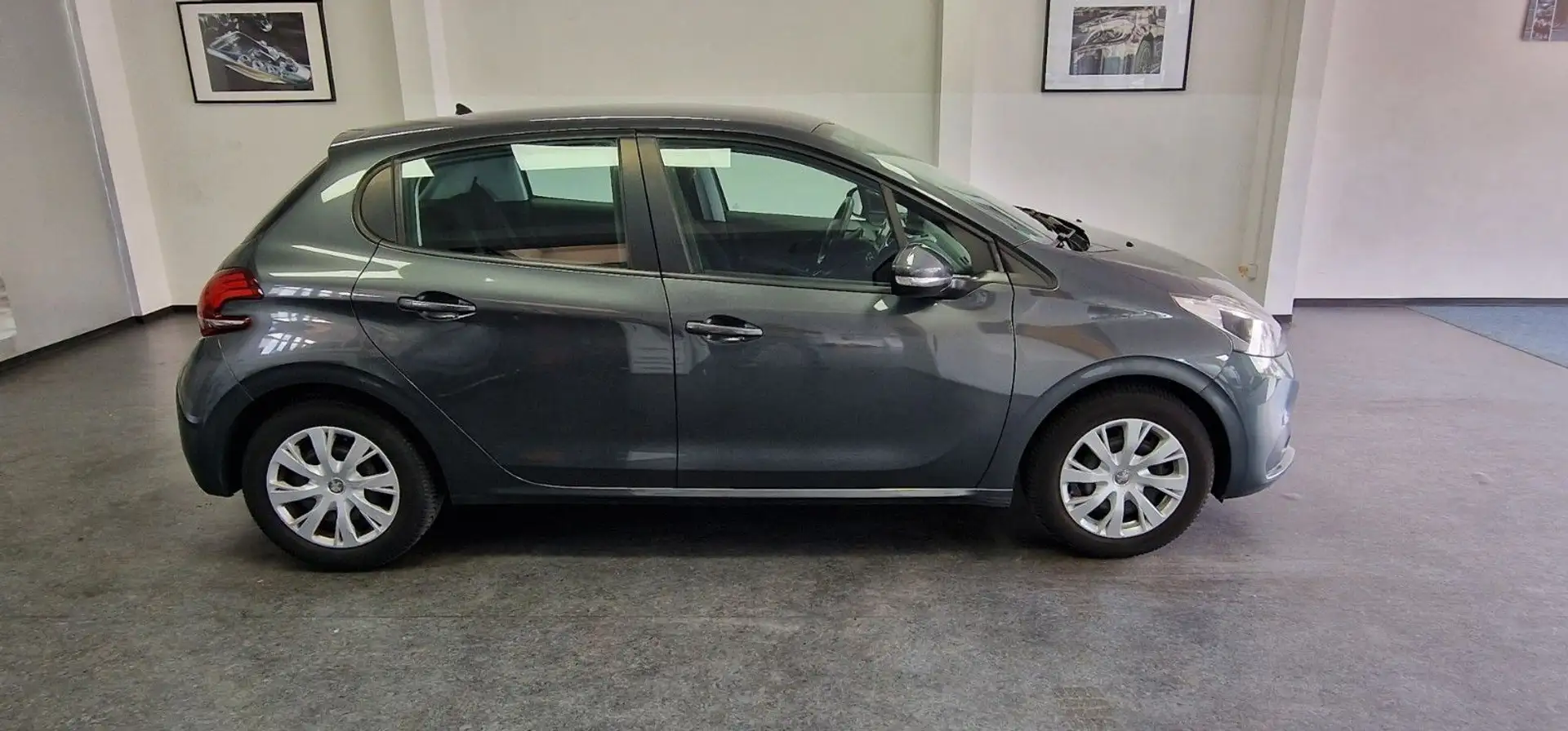 Peugeot 208 1.2 Active Klima PDC  92.000 km TÜV 07/2027 Grau - 1