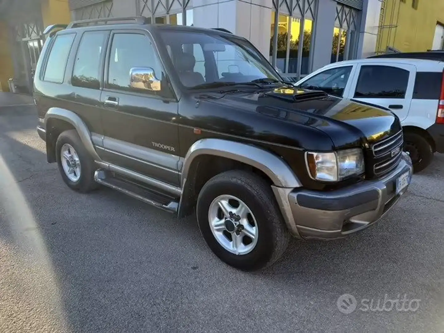 Isuzu Trooper LS Grijs - 2