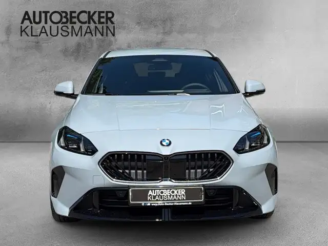 BMW 1 Series view 5
