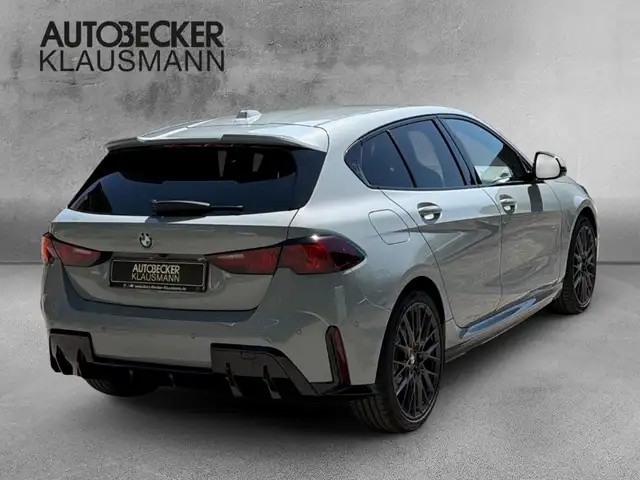 BMW 1 Series view 2