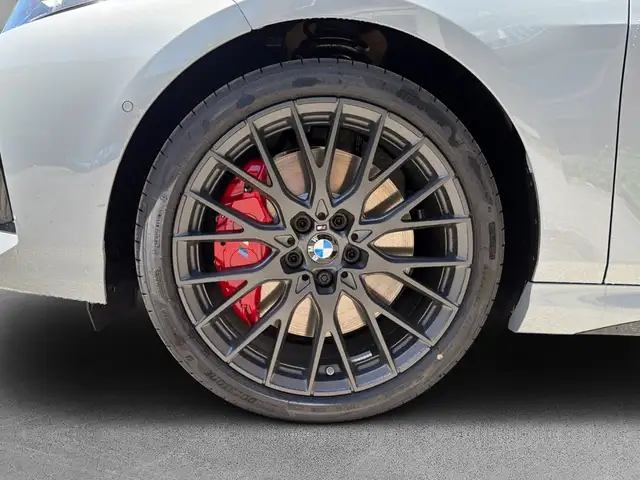 BMW 1 Series view 7