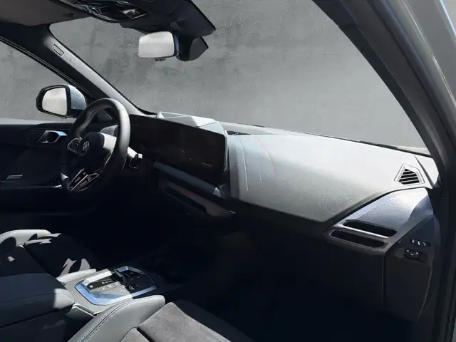 BMW 1 Series view 12
