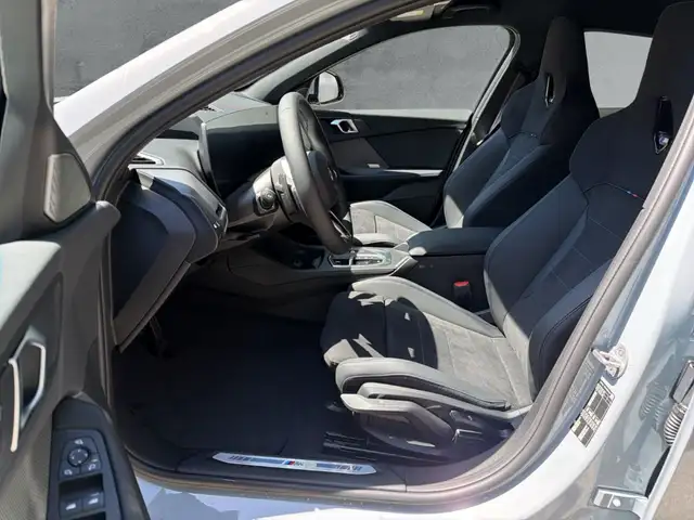 BMW 1 Series view 8