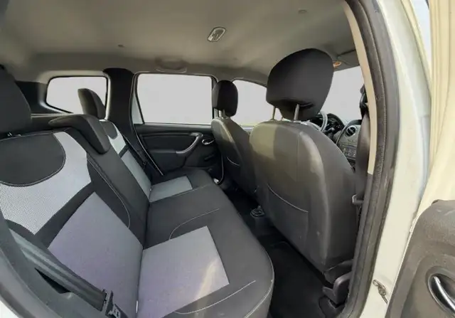 Dacia Duster view 8