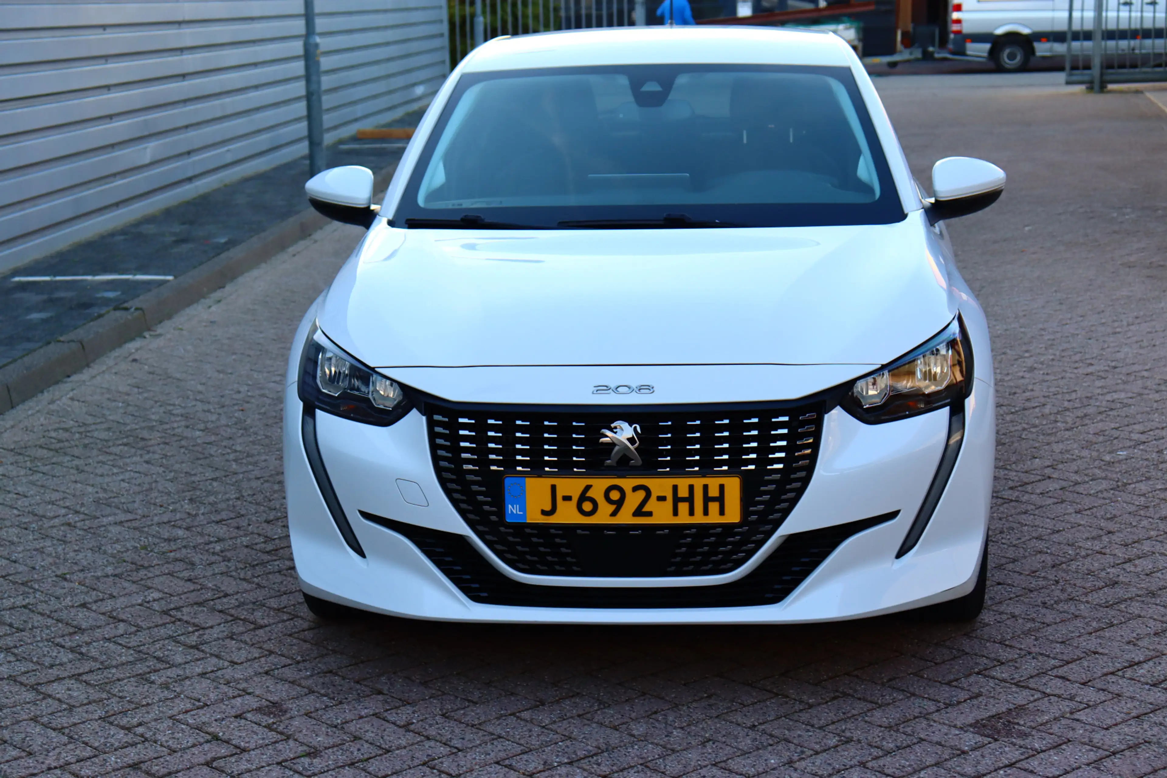 Peugeot 208 1.2 PureTech Allure O.a: Navi, Clima, Carplay, Dab — photo 5