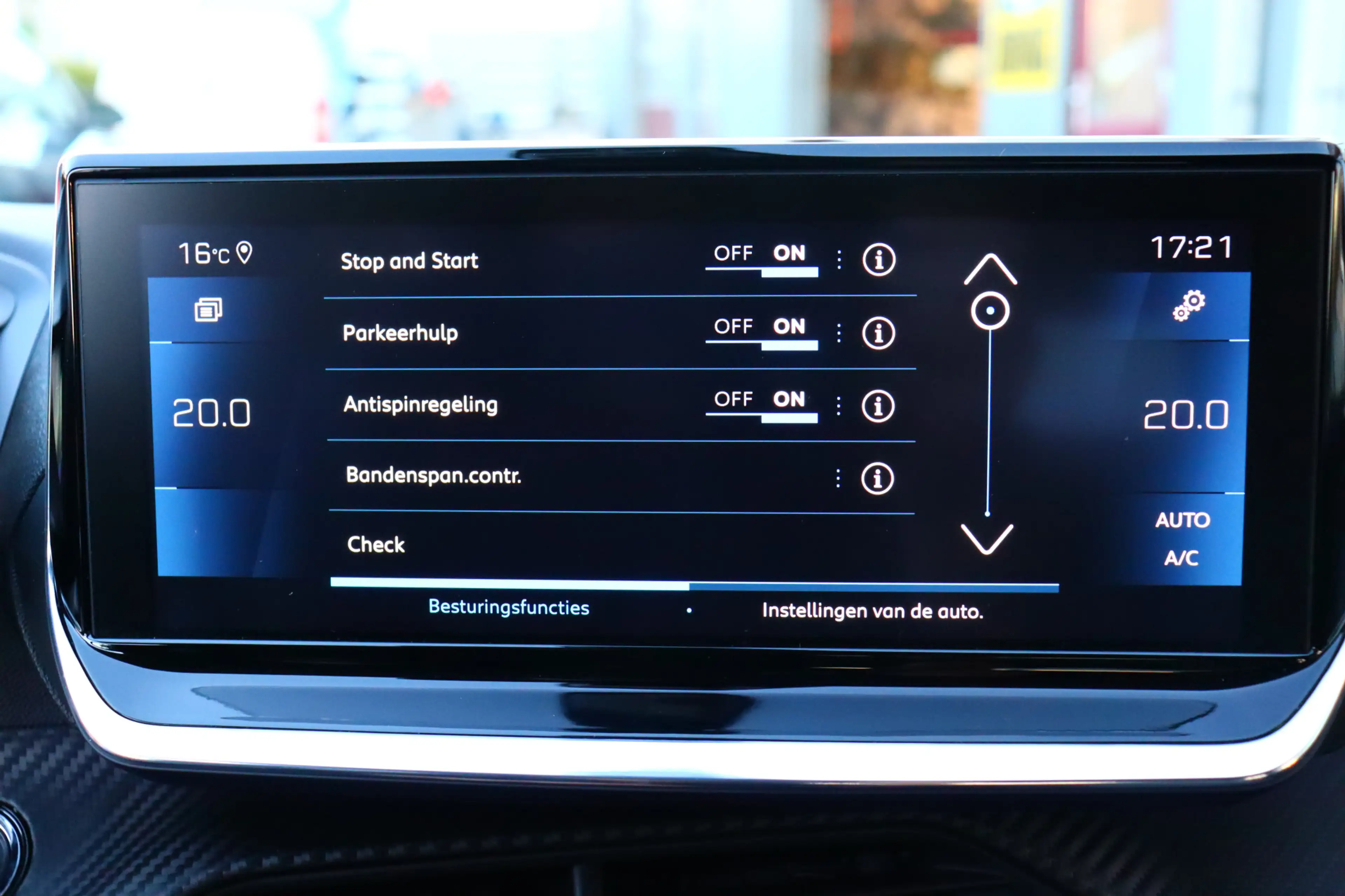 Peugeot 208 1.2 PureTech Allure O.a: Navi, Clima, Carplay, Dab — photo 19