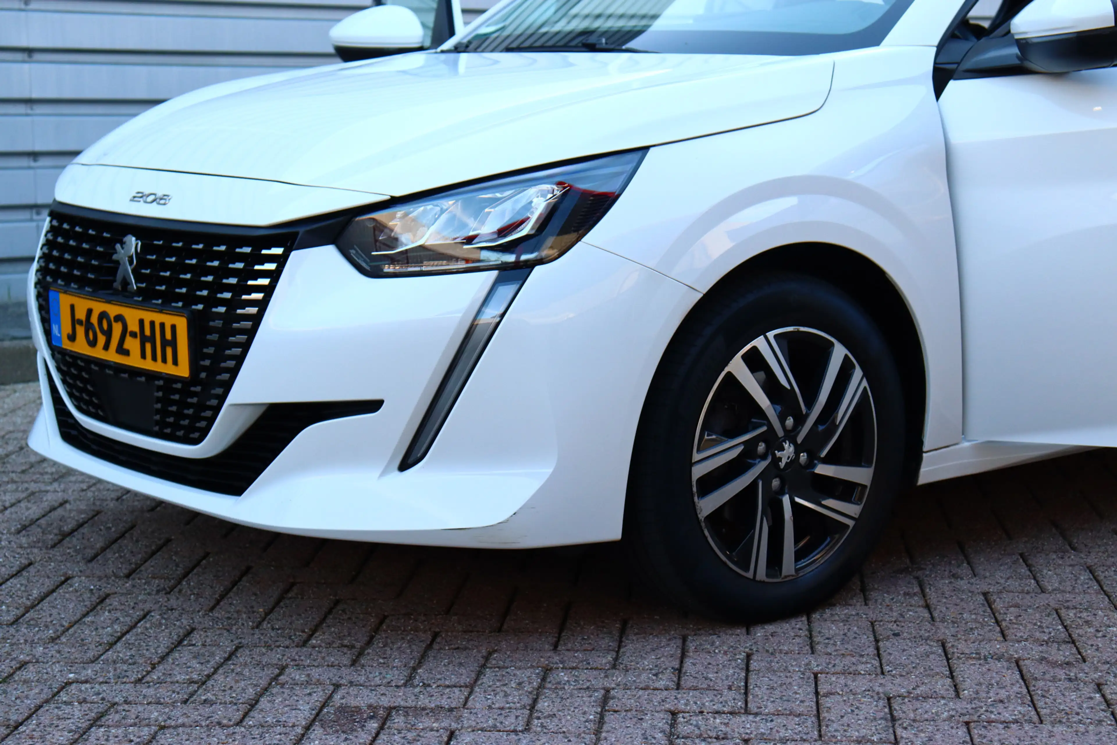 Peugeot 208 1.2 PureTech Allure O.a: Navi, Clima, Carplay, Dab — photo 11