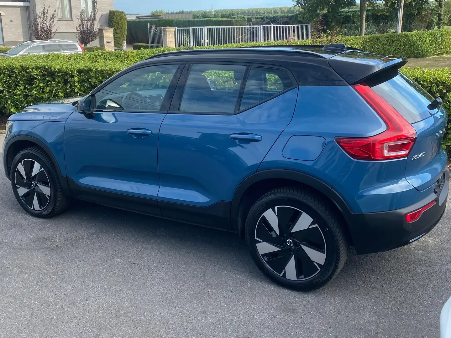 Volvo XC40 XC40 Recharge 82 kWh long Range RWD Core + Blauw - 2