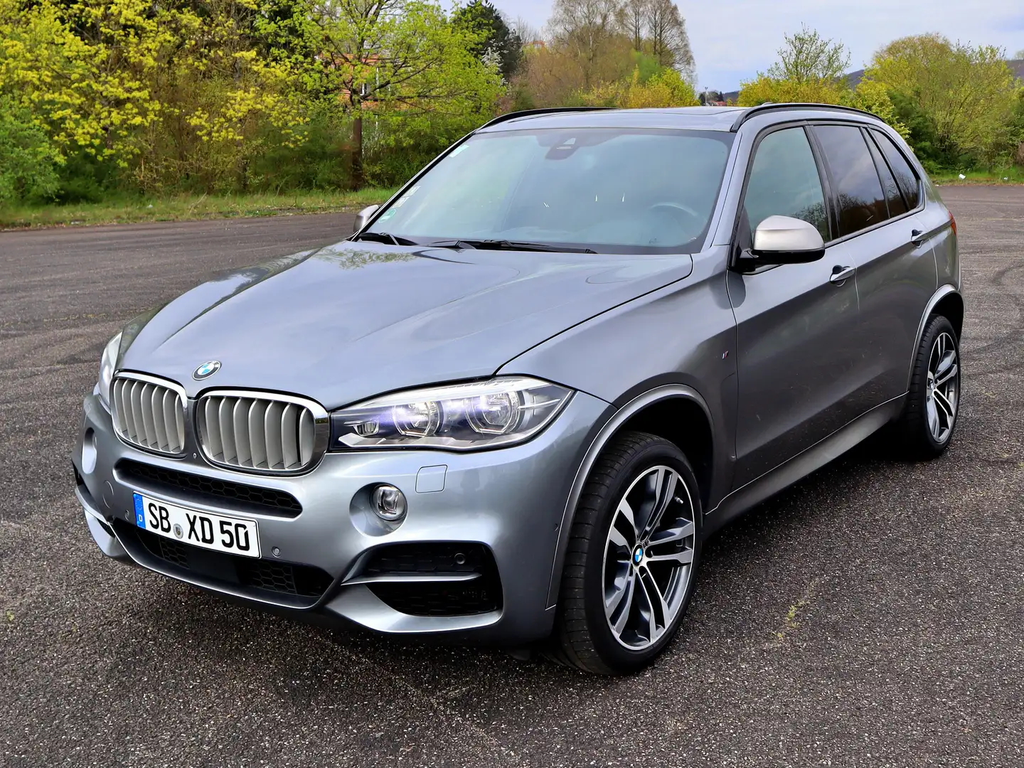 BMW X5 M X5 M50d Sport-Aut. Grau - 2