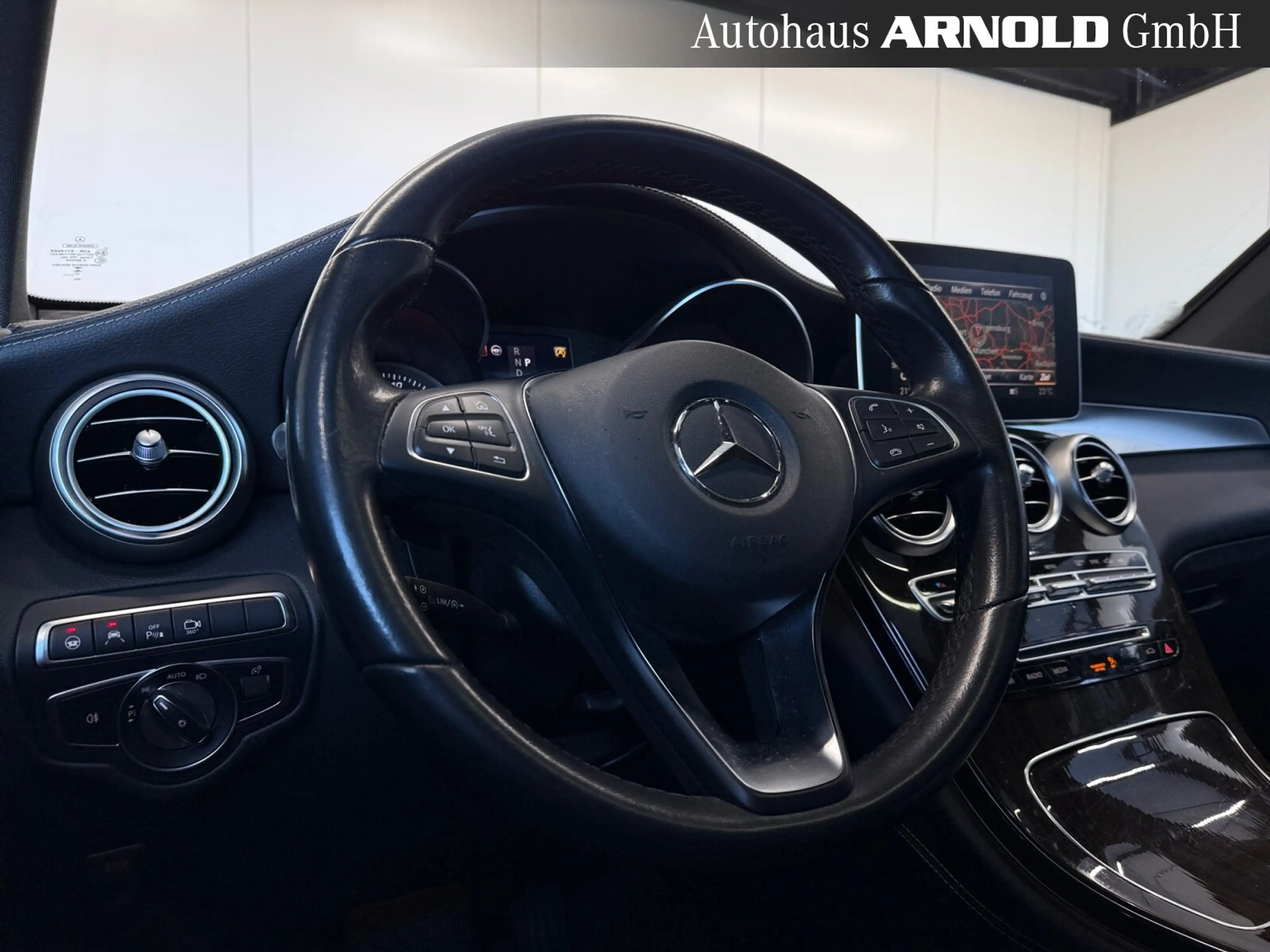 Mercedes-Benz GLC 350 GLC 350 d 4M Coupé DISTRONIC AHK Schiebedach LED — photo 9