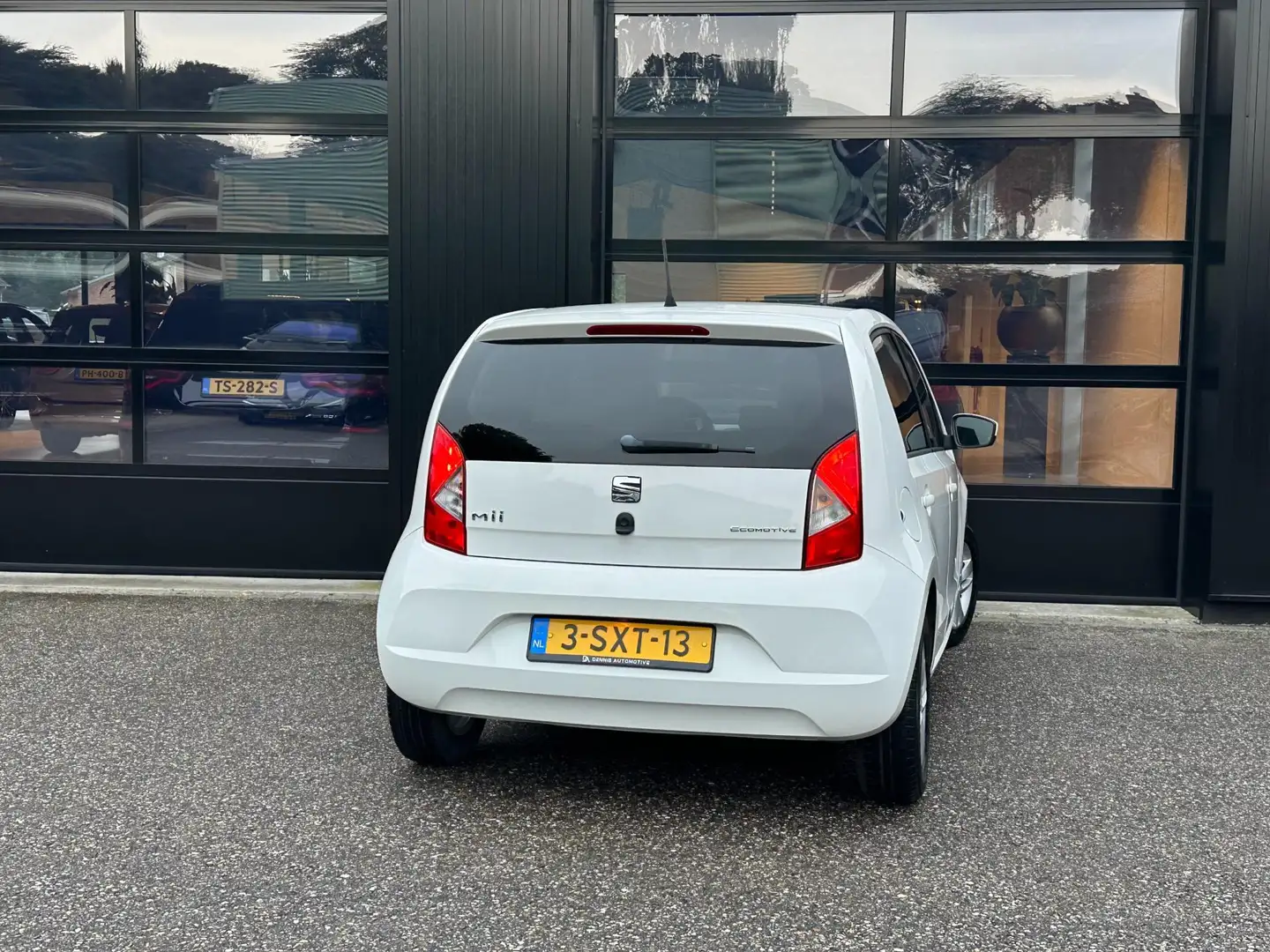 SEAT Mii 1.0 Chill Out Edition Airco Navigatie NL Auto! Blanc - 2