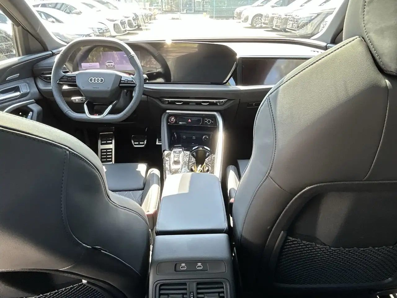 Audi SQ5 снимка Audi SQ5