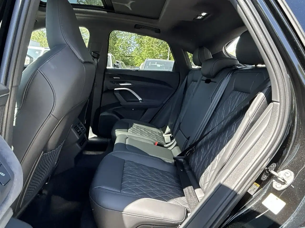 Audi SQ5 снимка Audi SQ5