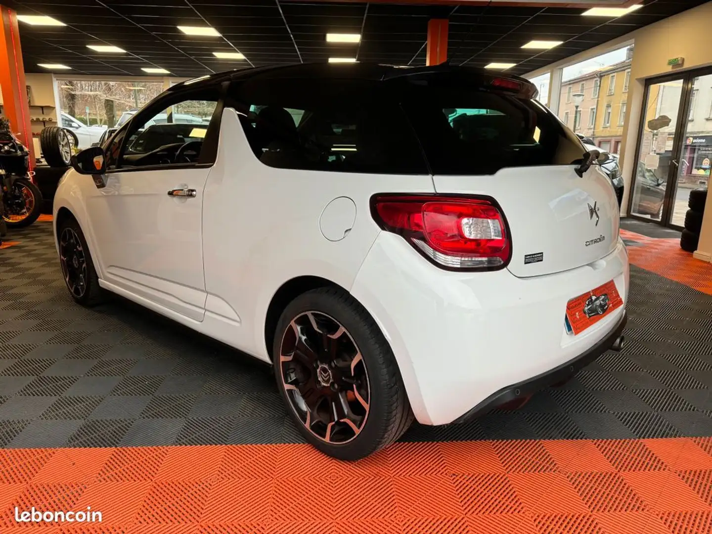 Citroen DS3 Citroën Pack SO CHIC 1.6I 16V 120 cv Garantie 12 mois Blanc - 2