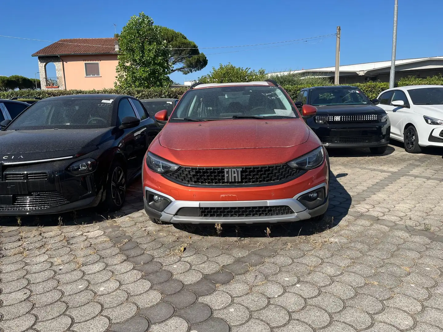 Fiat Tipo 1.5 Hybrid DCT 5 porte Cross Orange - 2