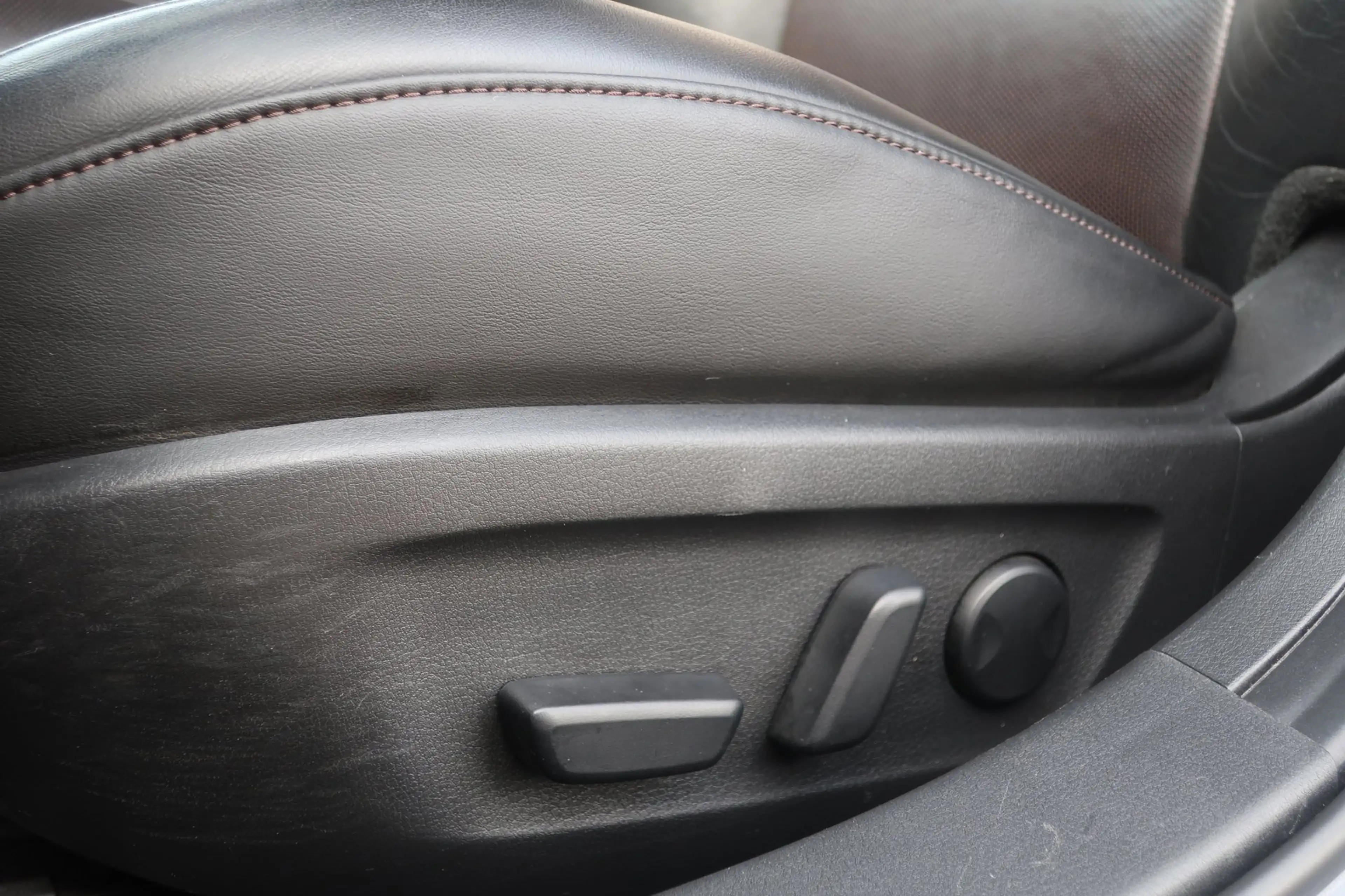 Mazda 3 2.0 e-SkyActiv-G M Hybrid 122 Luxury. LED_ACC_Stuu — photo 23