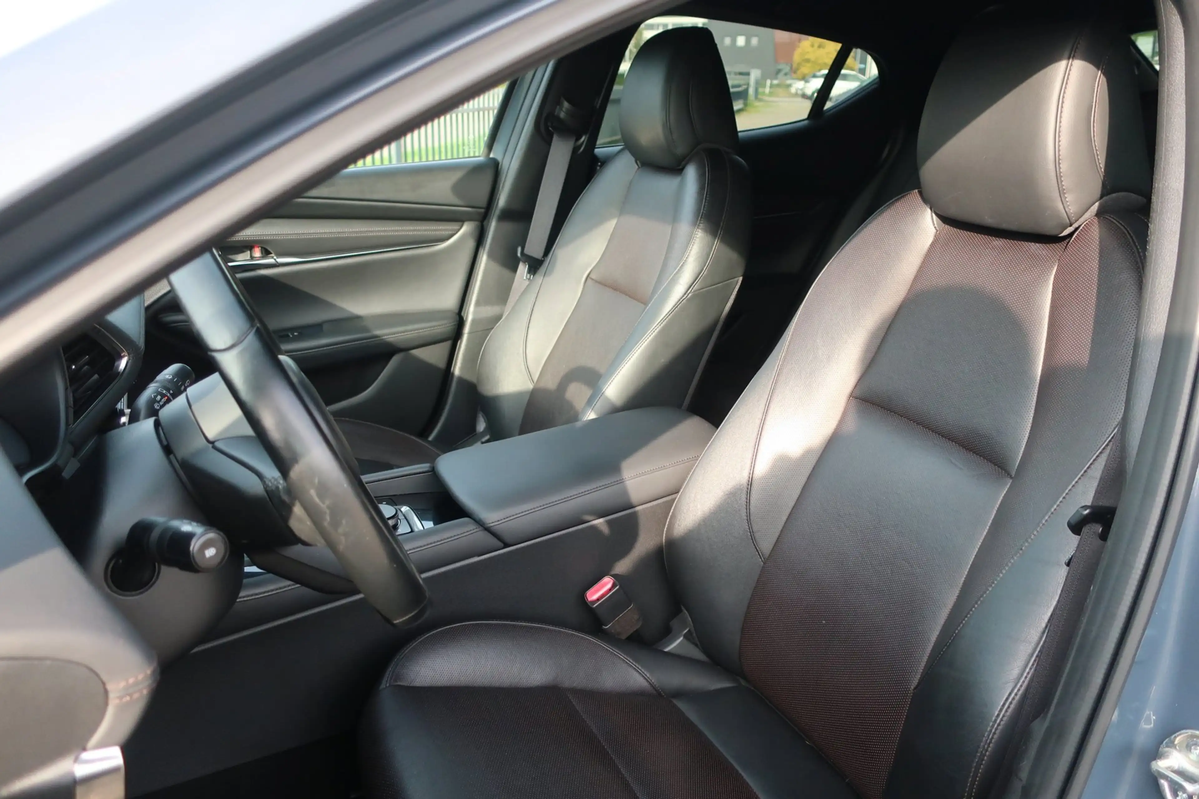 Mazda 3 2.0 e-SkyActiv-G M Hybrid 122 Luxury. LED_ACC_Stuu — photo 13