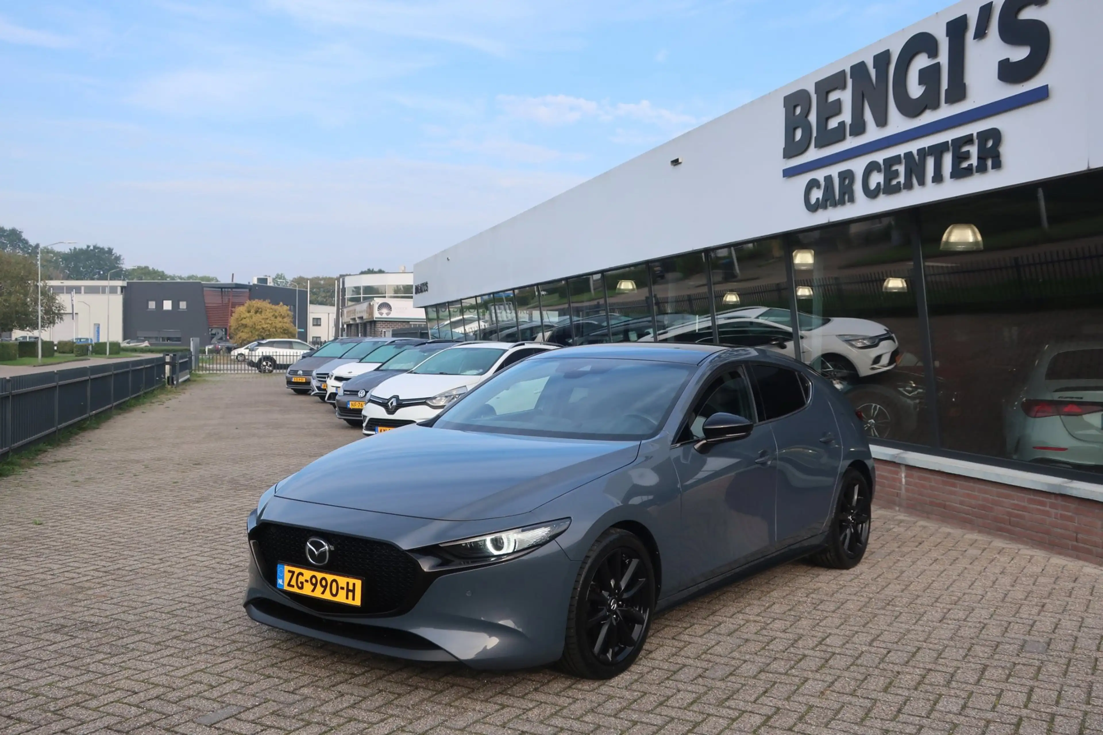 Mazda 3 2.0 e-SkyActiv-G M Hybrid 122 Luxury. LED_ACC_Stuu — photo 2