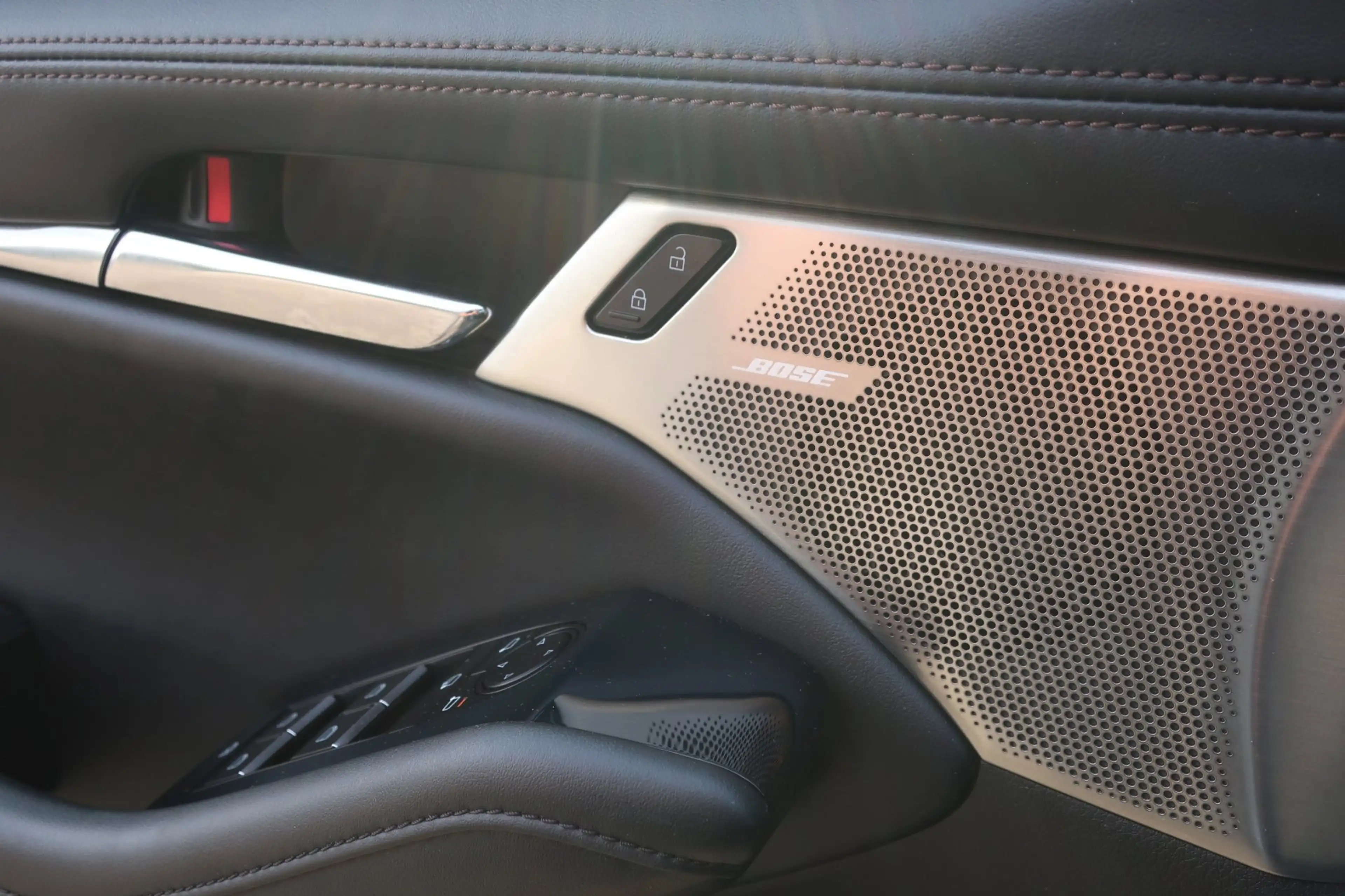 Mazda 3 2.0 e-SkyActiv-G M Hybrid 122 Luxury. LED_ACC_Stuu — photo 21