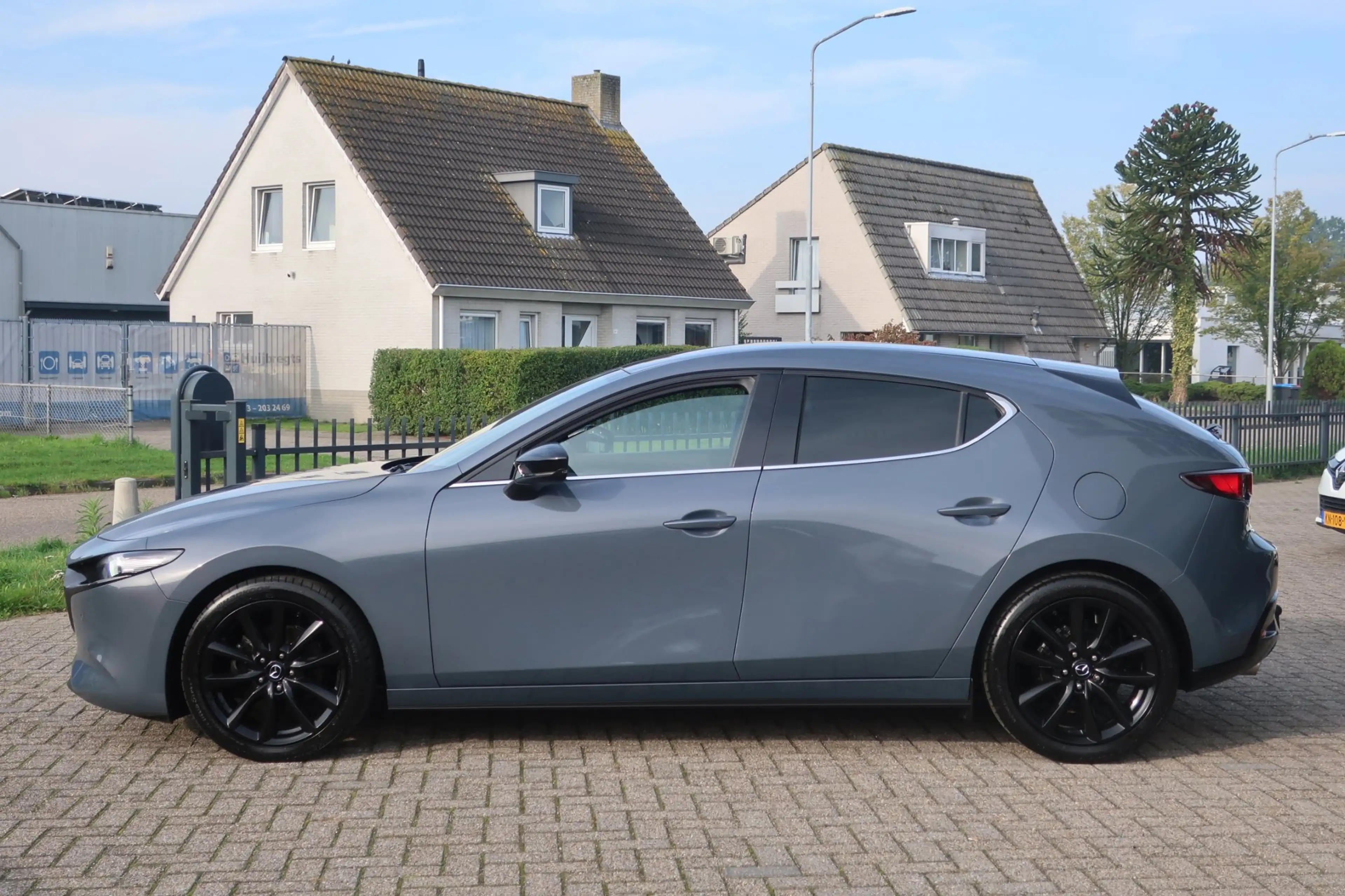 Mazda 3 2.0 e-SkyActiv-G M Hybrid 122 Luxury. LED_ACC_Stuu — photo 8