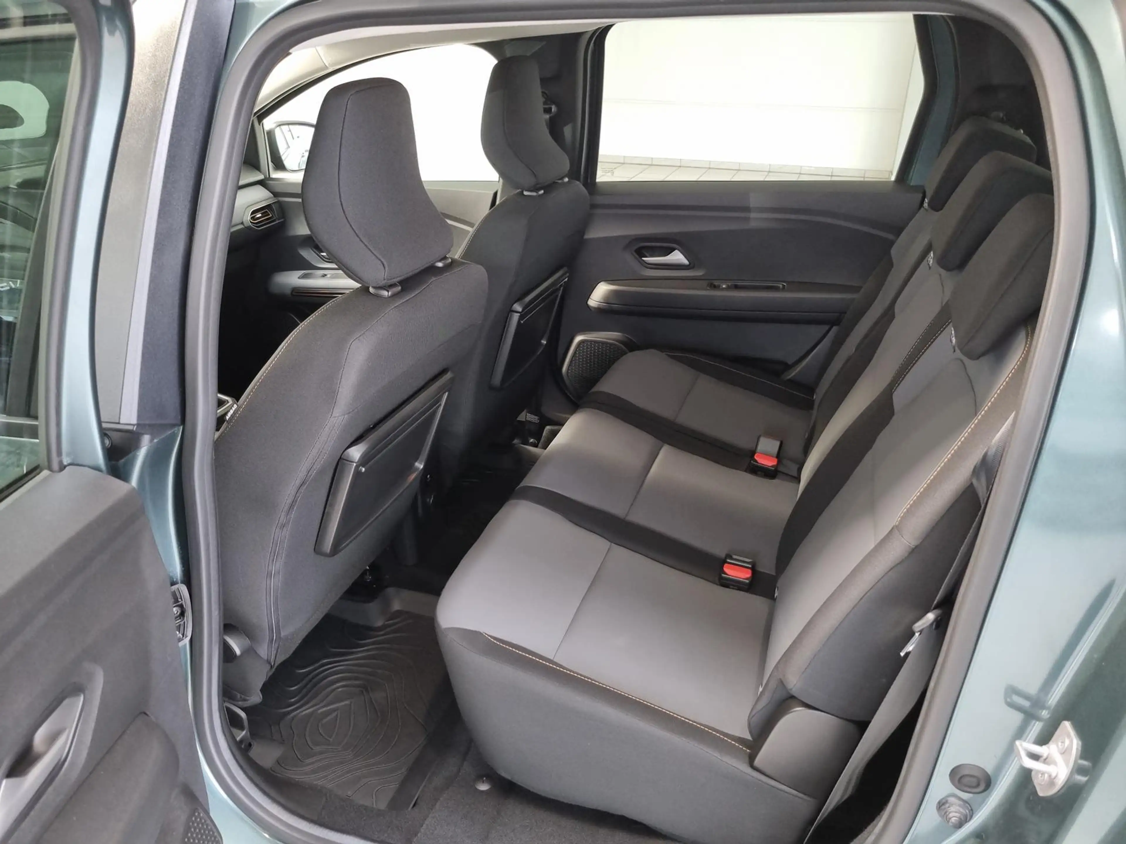 Dacia Jogger Extreme TCe 110 7-Sitze #City-P #S.Heiz #R.Kamera — photo 15