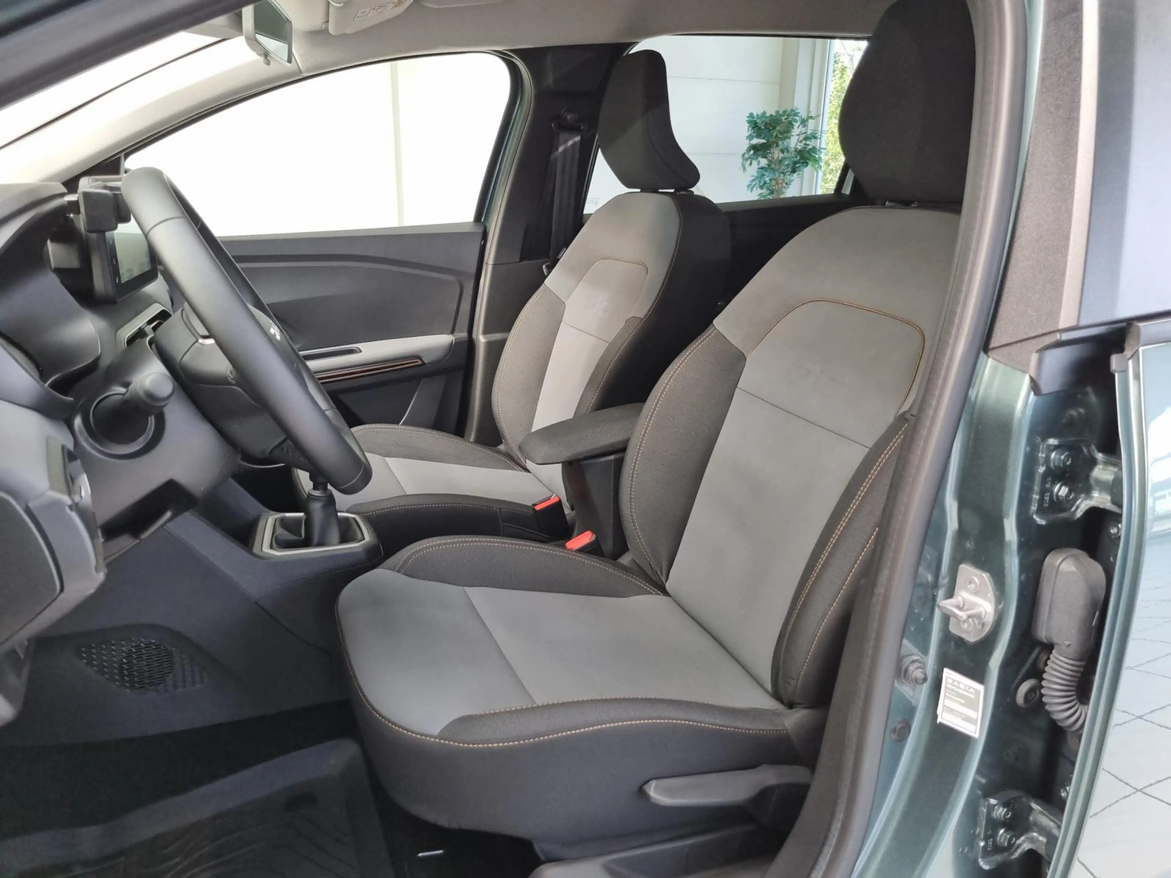 Dacia Jogger Extreme TCe 110 7-Sitze #City-P #S.Heiz #R.Kamera — photo 10