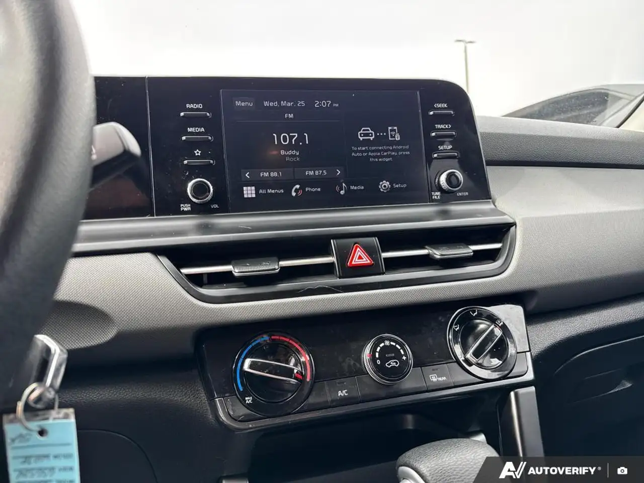 Kia Seltos снимка Kia Seltos