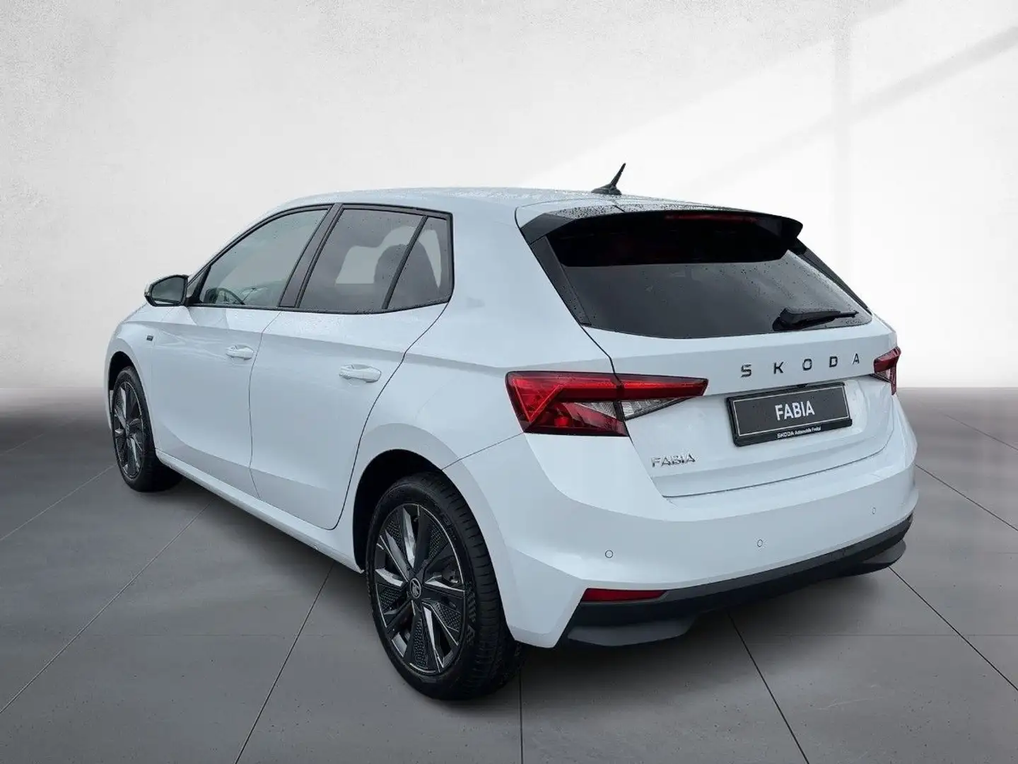 Skoda Fabia TOUR 1,5 TSI DSG NAVI LENKRADHEIZ ACC Weiß - 2