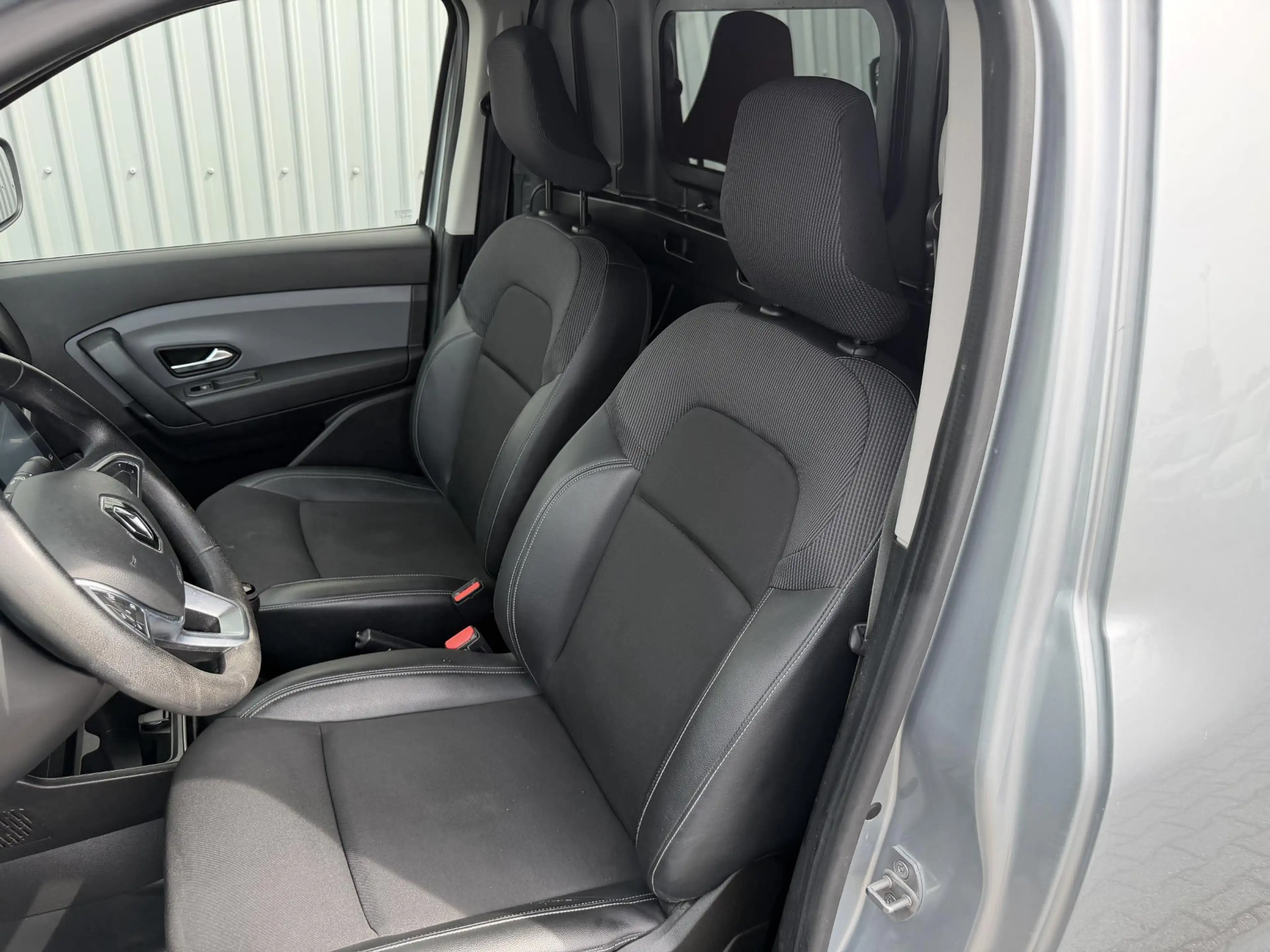 Renault Express 1.5 dCi 75 Comfort + — photo 13
