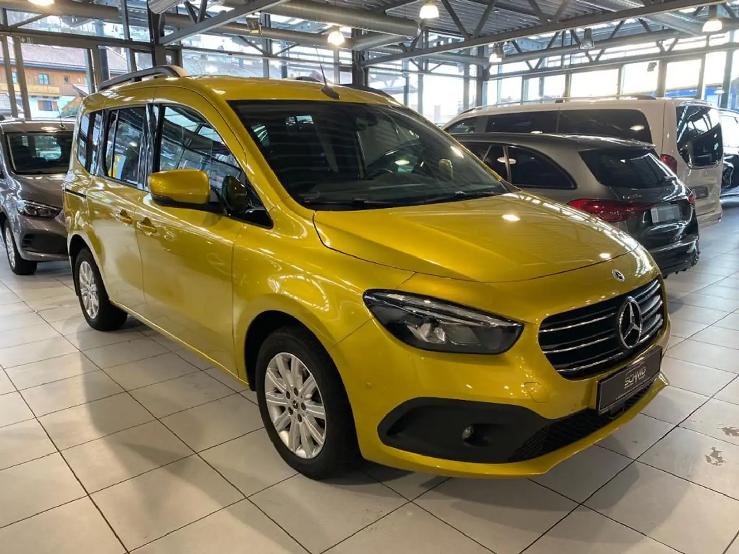 Mercedes-Benz T-Class T 180 PROGRESSIVE Klimaauto RFK AHK LED PDC FLA Sárga - 2