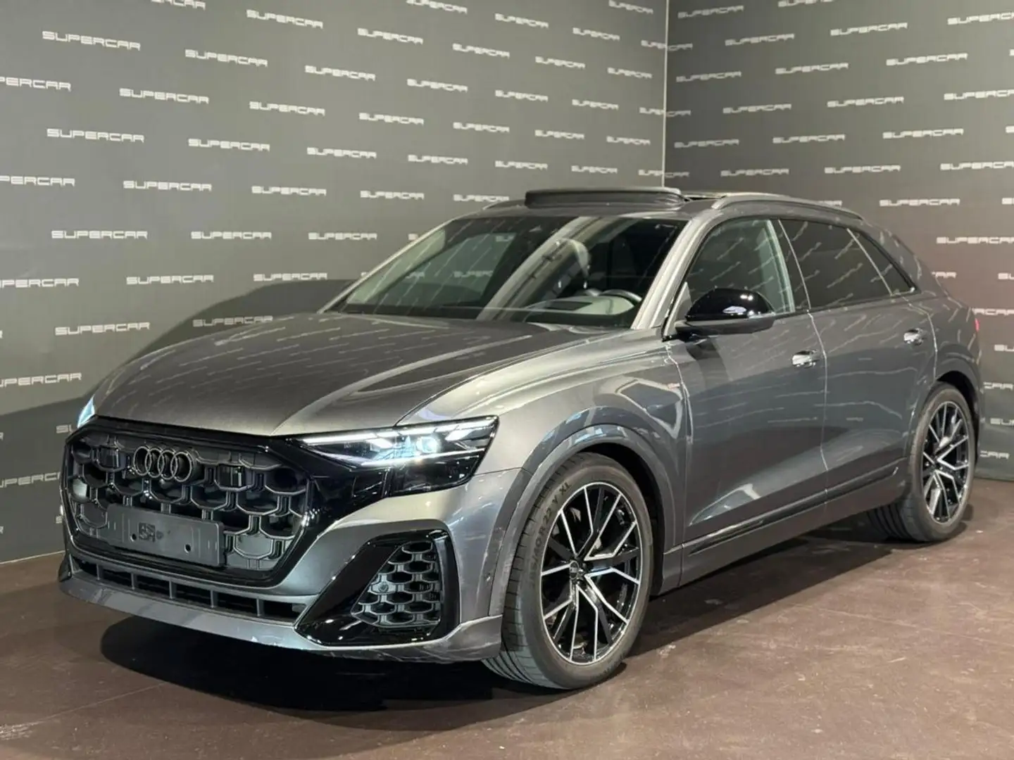 Audi Q8 SUV 50 TDI 286 CV quattro S line BLAC PACK Grau - 1