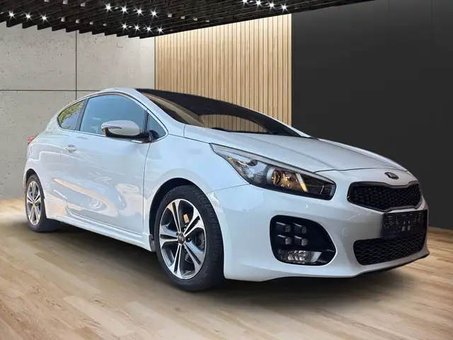 Kia Ceed / cee'd GT-Line   +4917620600444