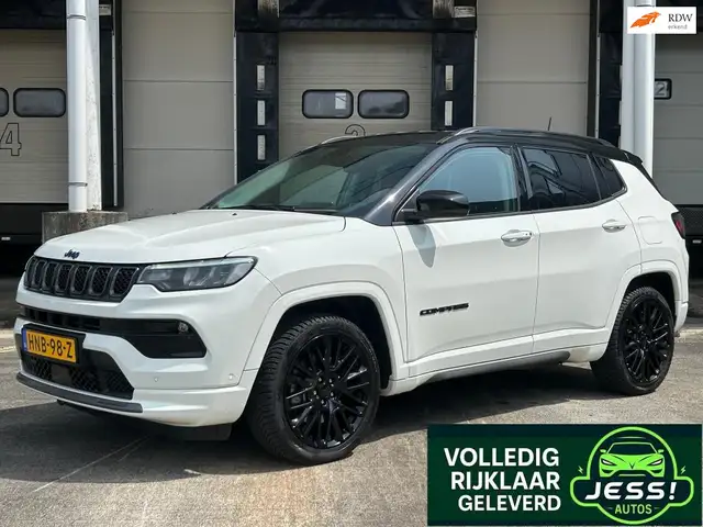 Jeep Compass 4xe 240 Plug-in Hybrid Electric S / Lederen bekled