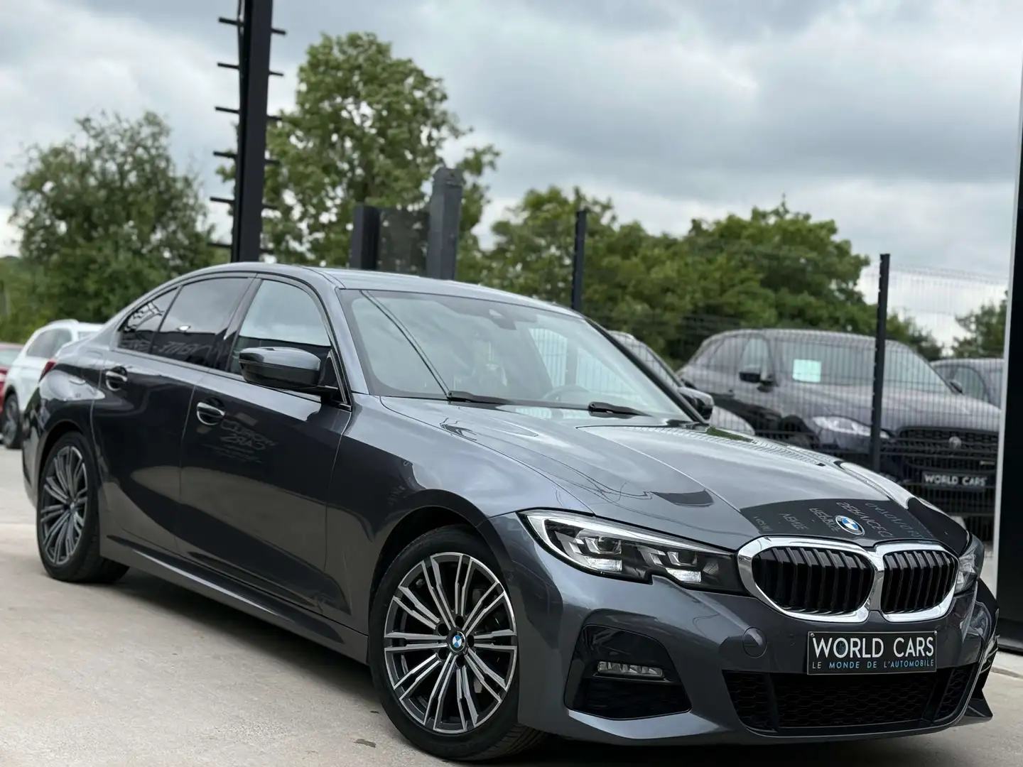 BMW 318 dA PACK M/ NAVIGATION/ FRONT ASS/ LINE ASS/ FULL Gris - 2