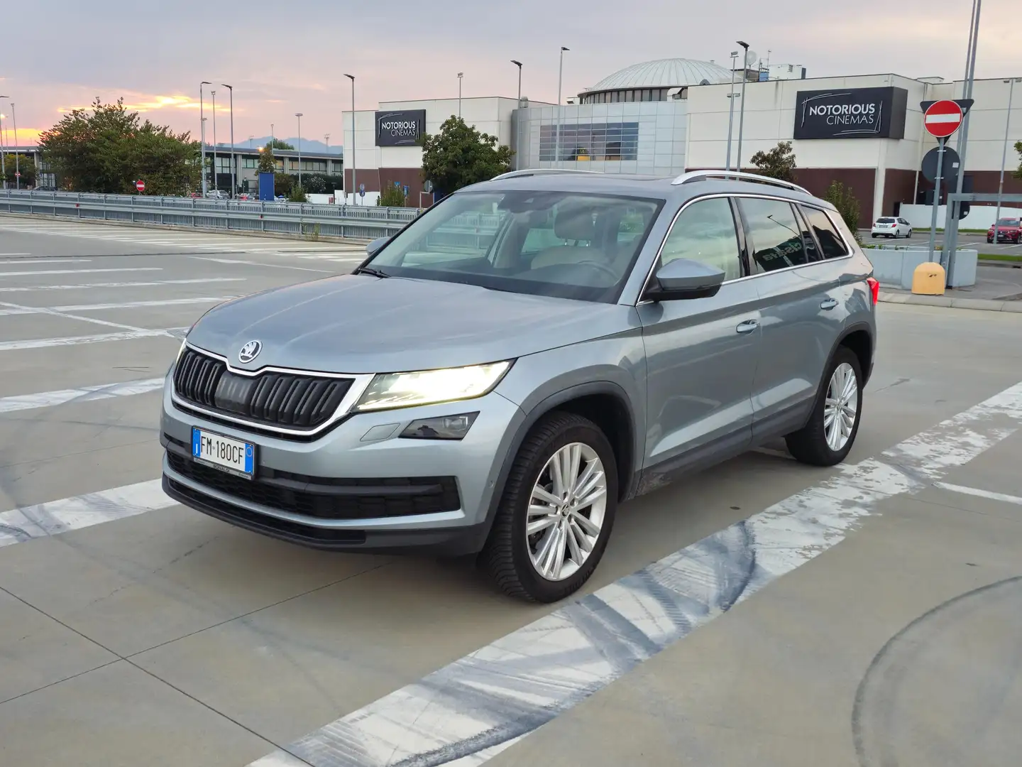 Skoda Kodiaq Kodiaq I 2017 2.0 tdi Style 4x4 190cv dsg Gris - 1