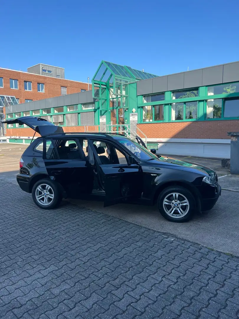BMW X3 xDrive20d Aut. Edition Exclusive Schwarz - 2