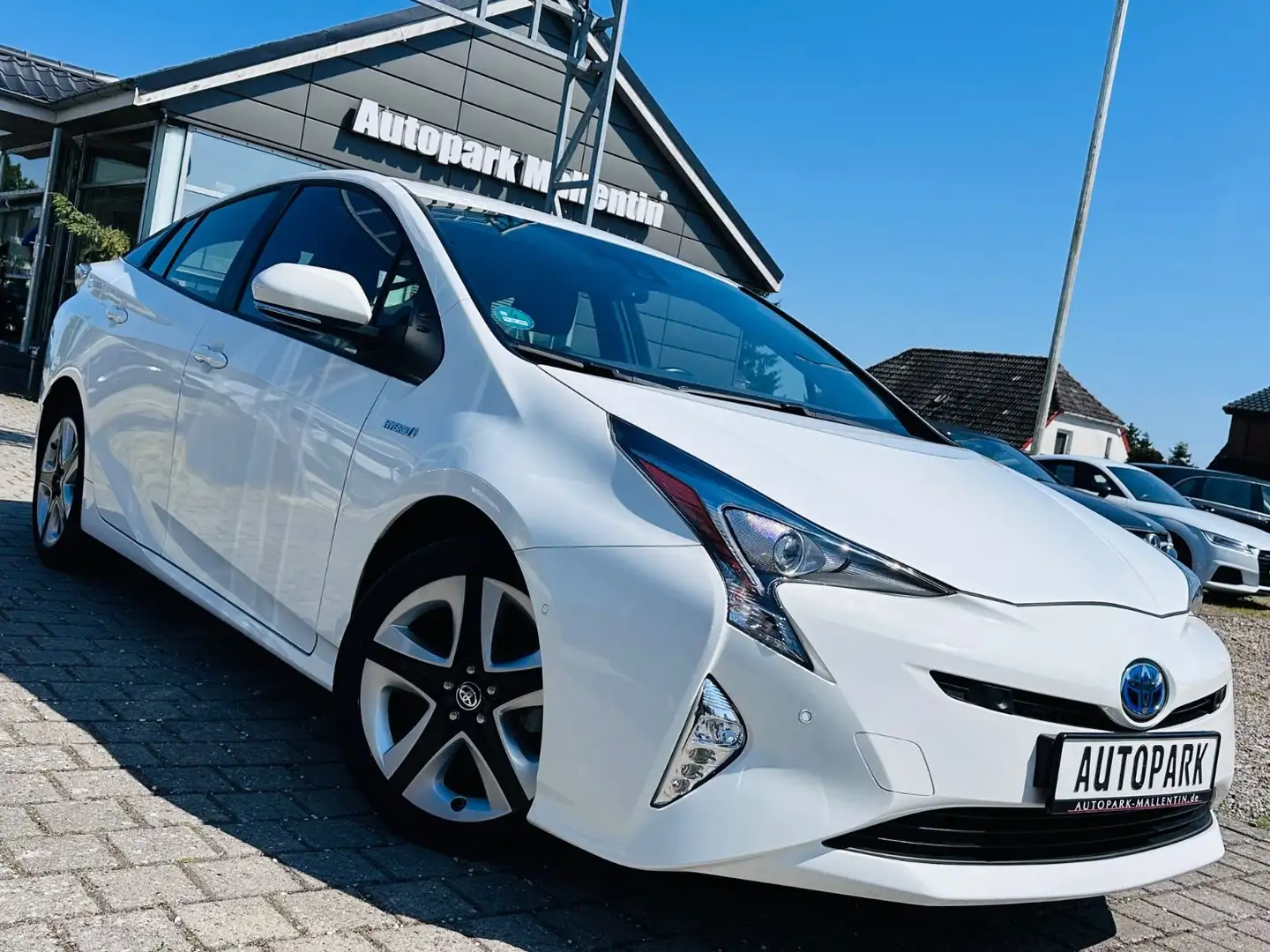 Toyota Prius Executive*AHK*NAVI*KAMERA*LED*HEAD-UP-DISP Weiß - 1