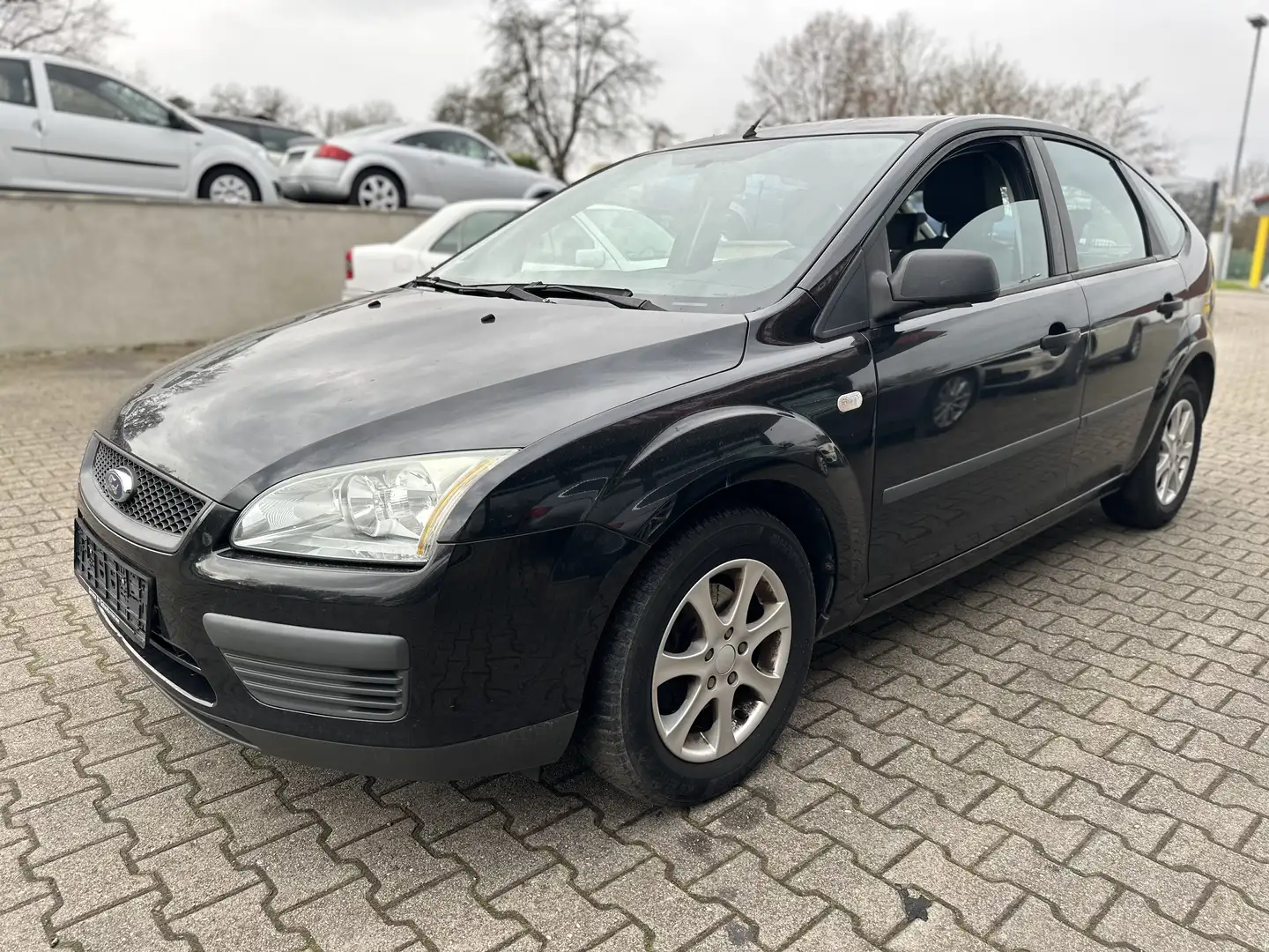 Ford Focus Fun Schwarz - 1