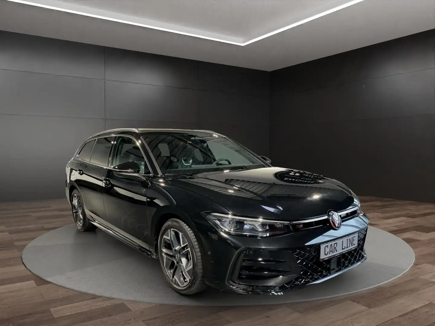 Volkswagen Passat Variant R-Line 2.0 TDI*Pano*DSG*HuD*AHK* Zwart - 1