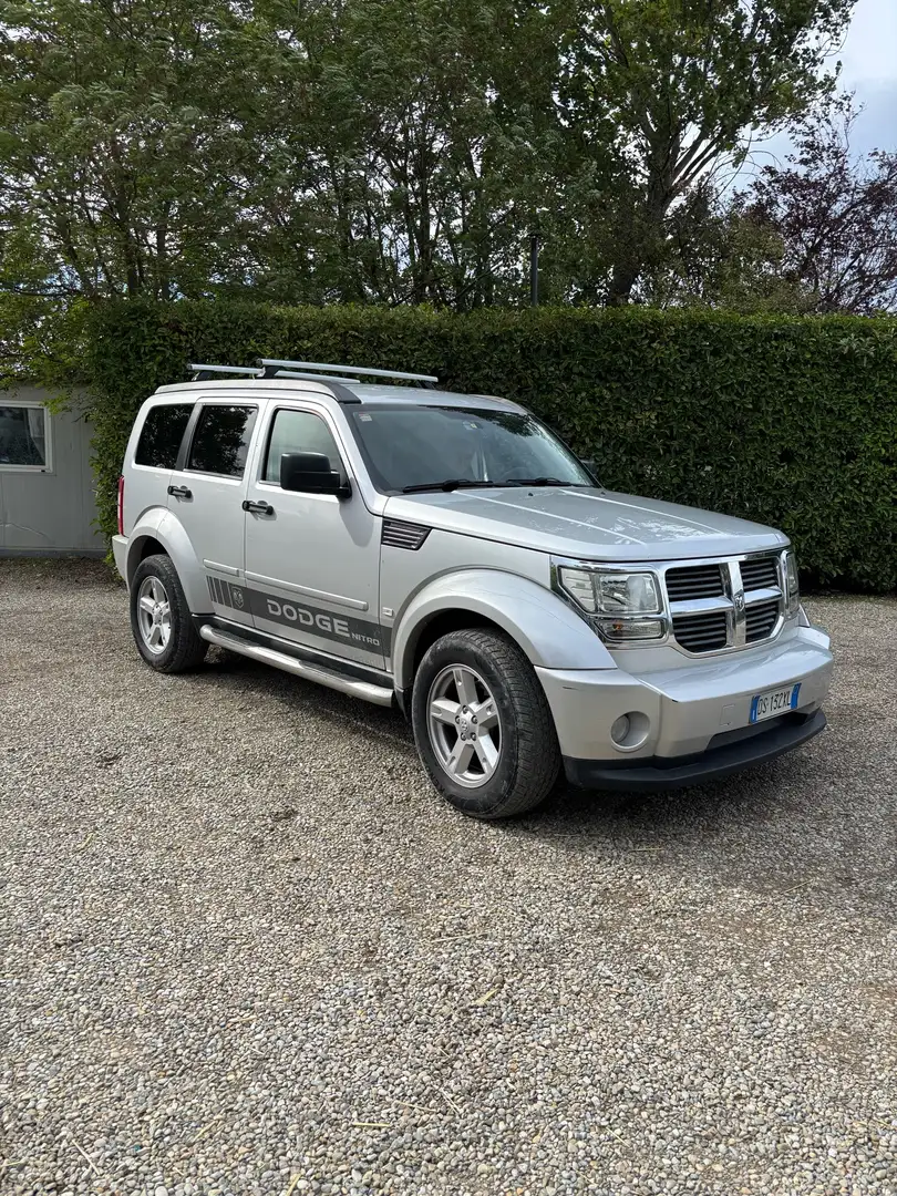 Dodge Nitro 2.8 L4 crd 16v SXT 4wd auto dpf - 2