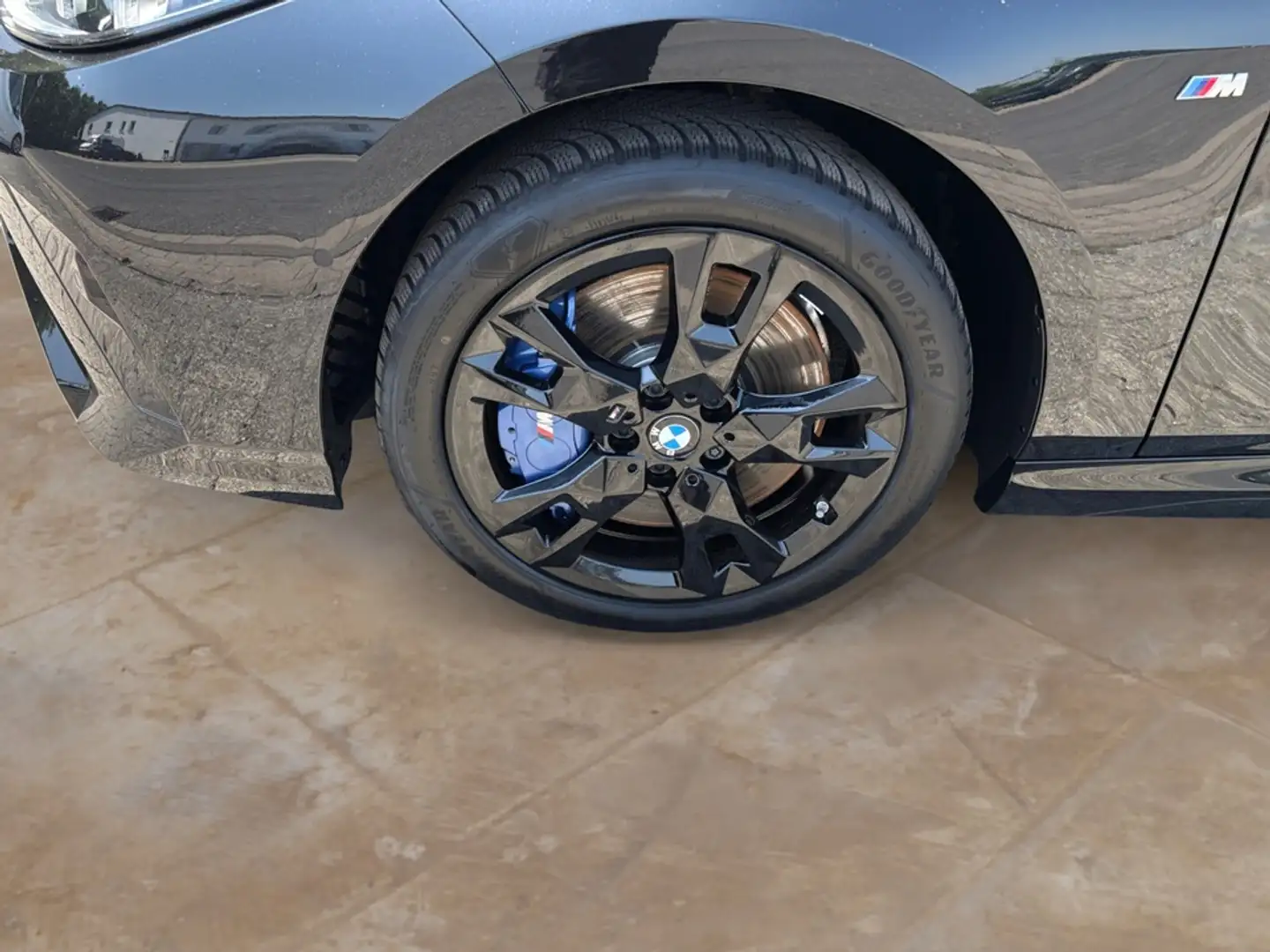 BMW 1er M Coupé M135 xDrive / NP= 66.070,- / Pano / Memory / Schwarz - 2