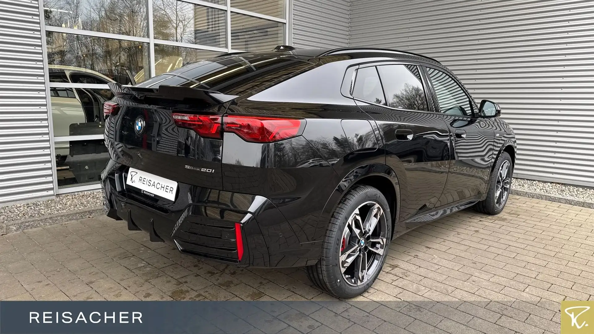 BMW X2 sDrive20i A M-Sport,M-Sport PRO,AHK,DAProf,Au Czarny - 2