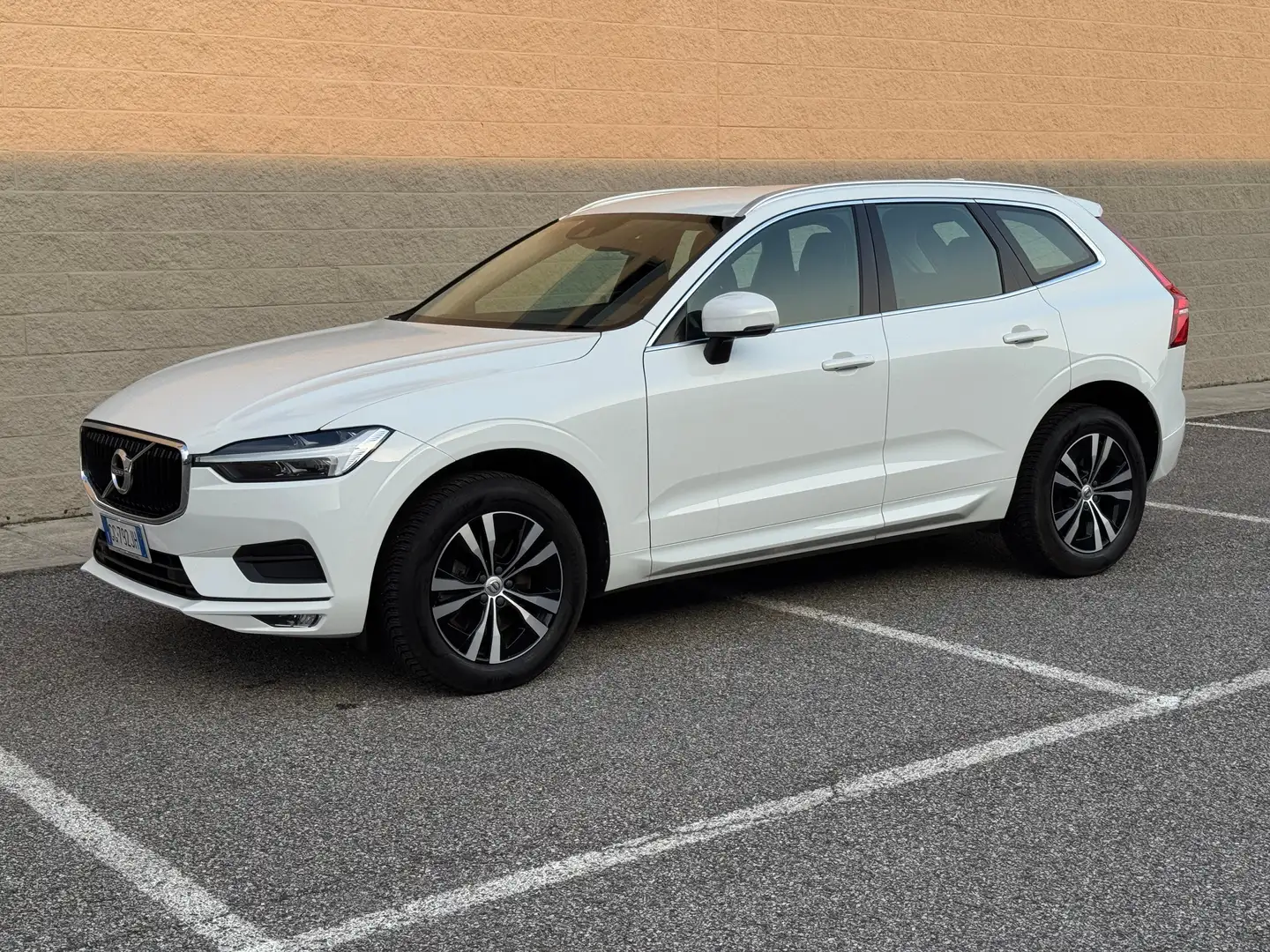 Volvo XC60 B4 D AWD automatico Momentum Pro Blanc - 1