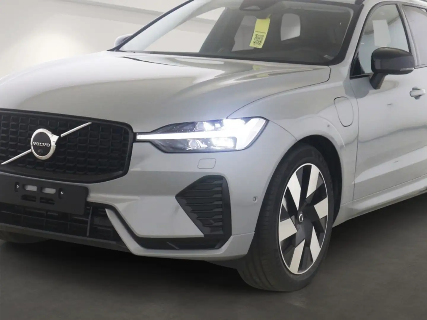 Volvo XC60 T6 Ultra Dark Recharge Plug-In Hybrid AWD EU6e Luf Grau - 2