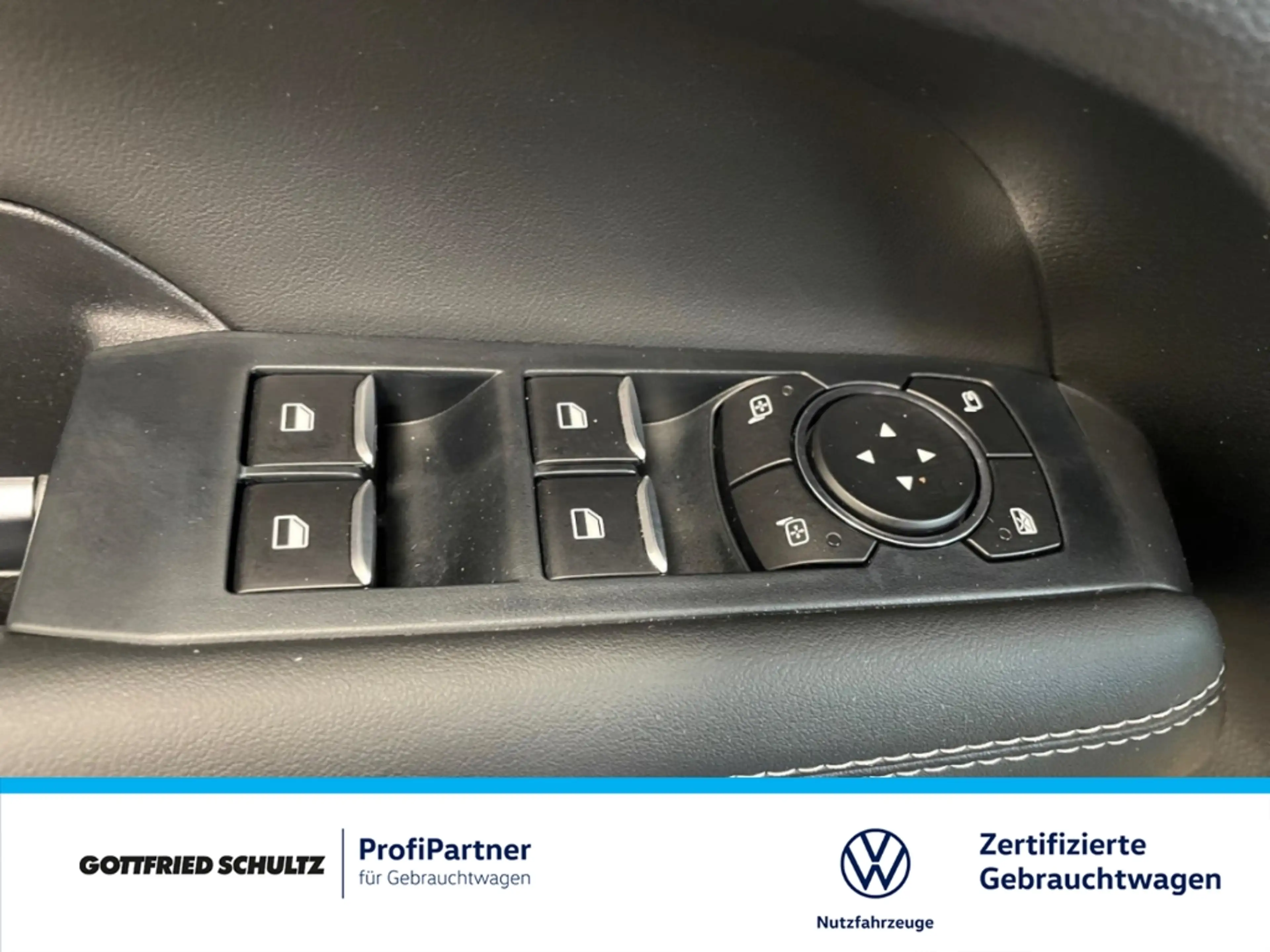 Volkswagen Amarok Aventura 3.0 TDI 4Motion DSG AHK Navi — photo 14