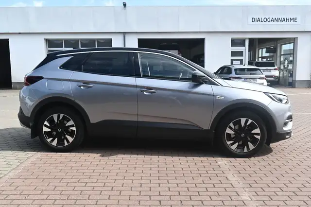 Opel Grandland view 6