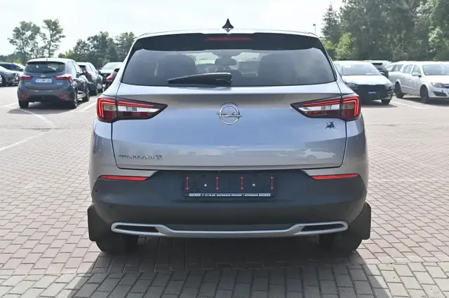 Opel Grandland view 4